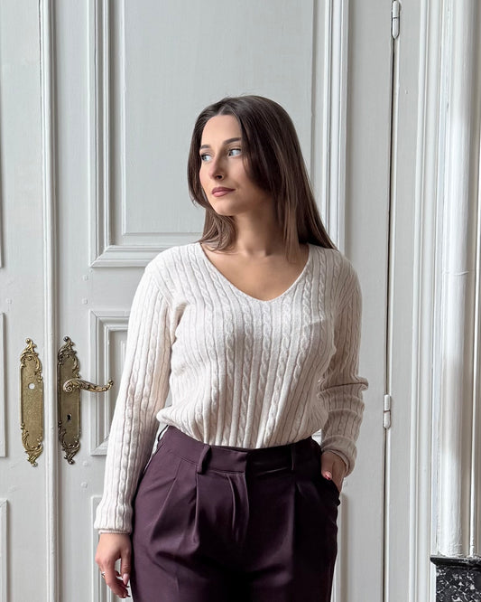 Pull torsadé col V beige