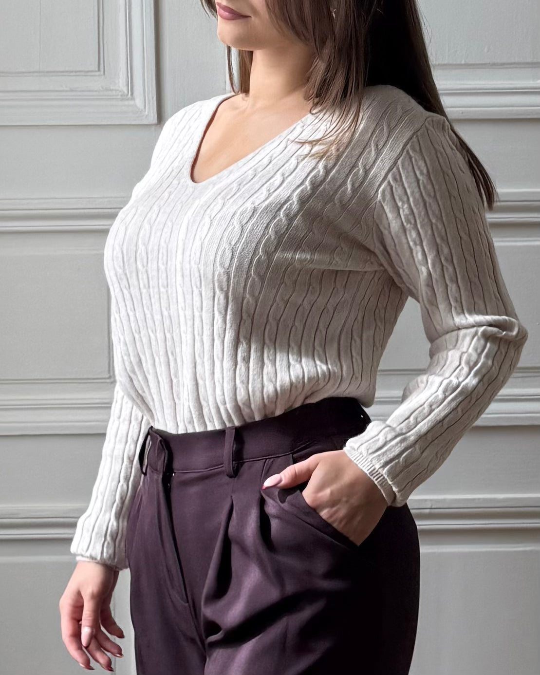 Pull torsadé col V beige