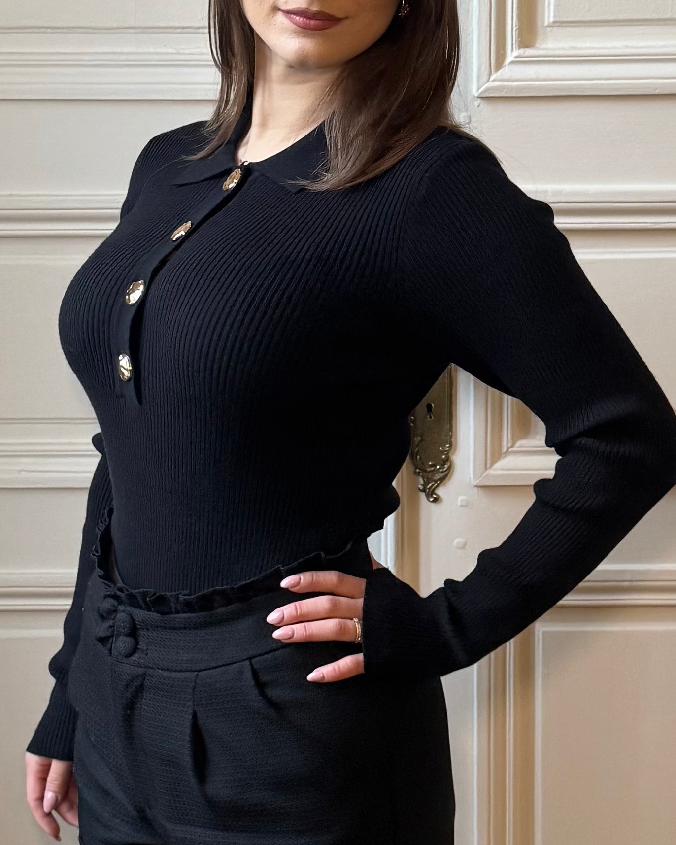 Pull à boutons dorés