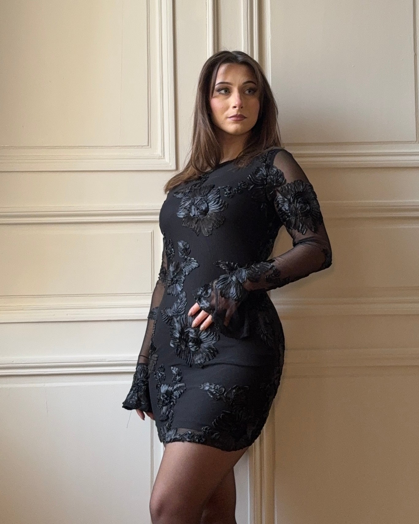 Robe à fleurs satinées